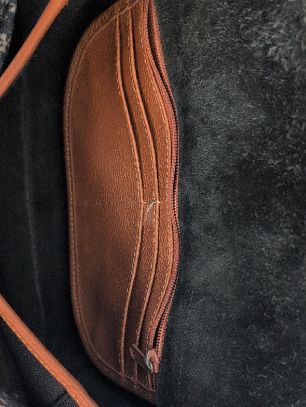 ❤️ Dooney & Bourke Leather Crossbody Saddle Bag in Black and Brown - Picture 5 of 7